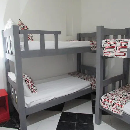 Hostel La Costena *