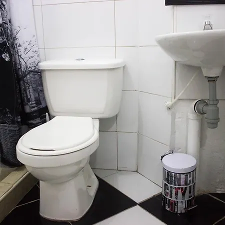 Hostel La Costena *