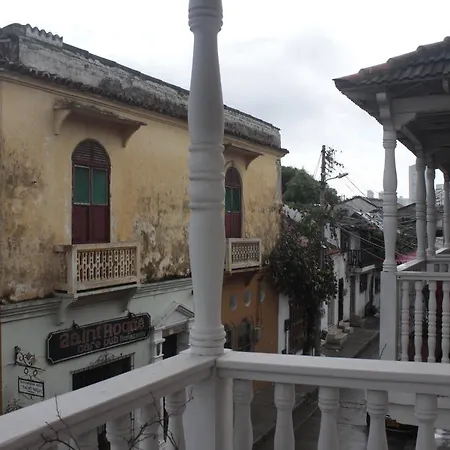 Hostel La Costena *