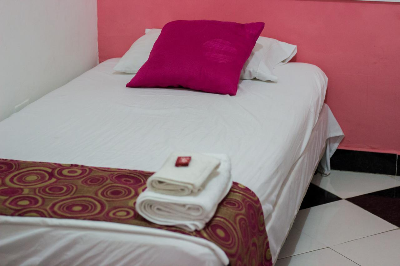 Hostal La Costena *