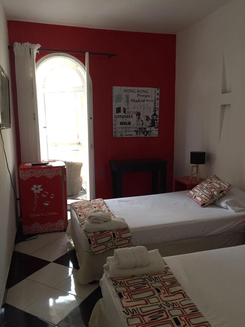 Hostal La Costena
